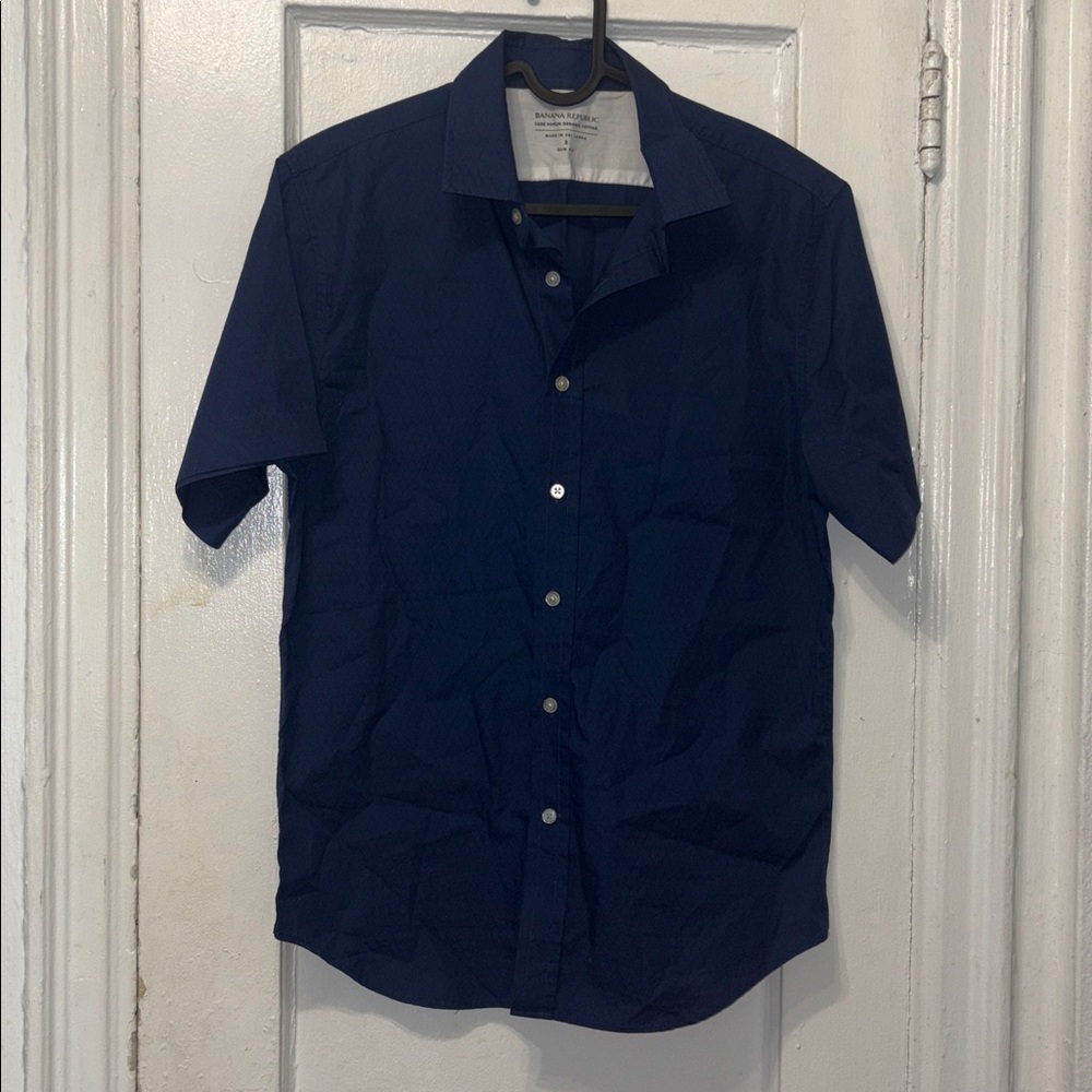 Banana Republic Blue and White Luxe Poplin Shirt